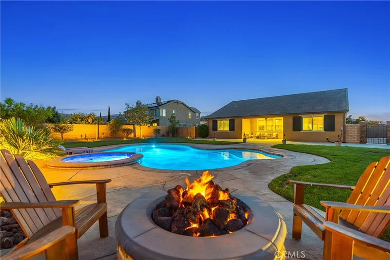 41464 43rd Street W, Lancaster, CA 93536