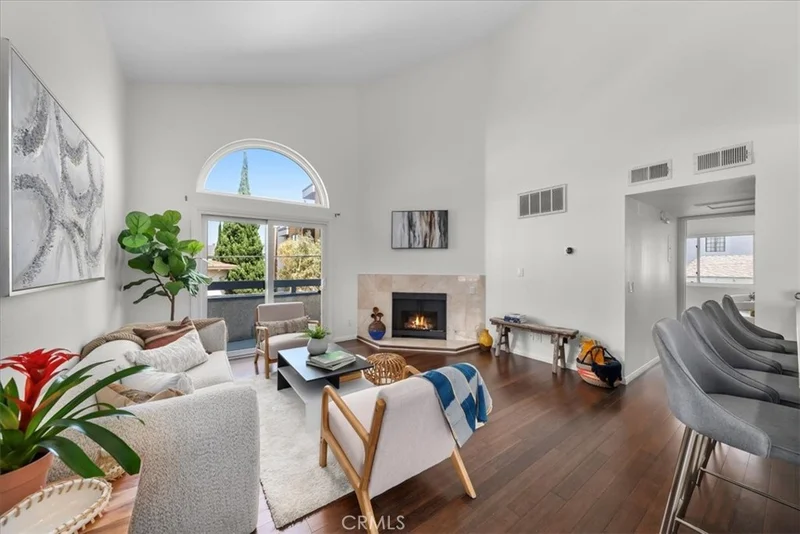 11733 Avon Way 204, Los Angeles, CA 90066