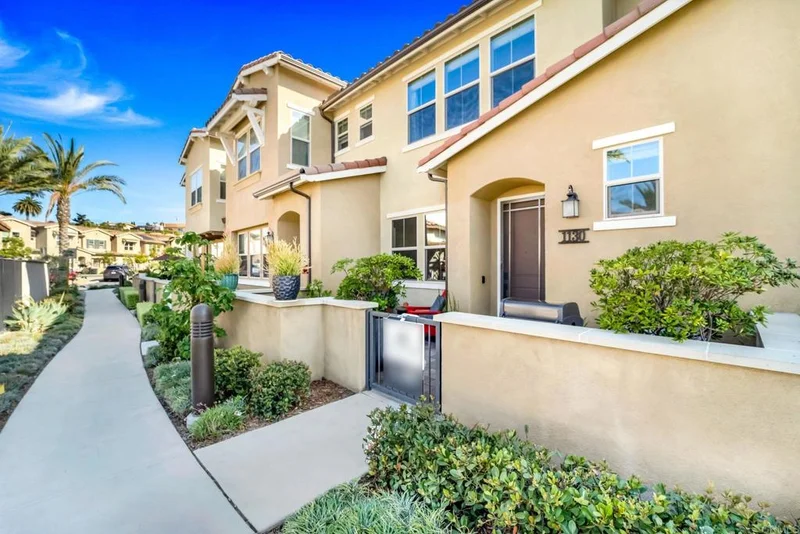1130 Delpy View Point, Vista, CA 92084