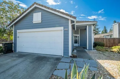 5220 Harbourglen Way