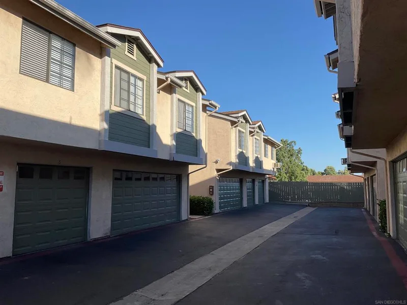 1225 N Broadway 2, Escondido, CA 92026