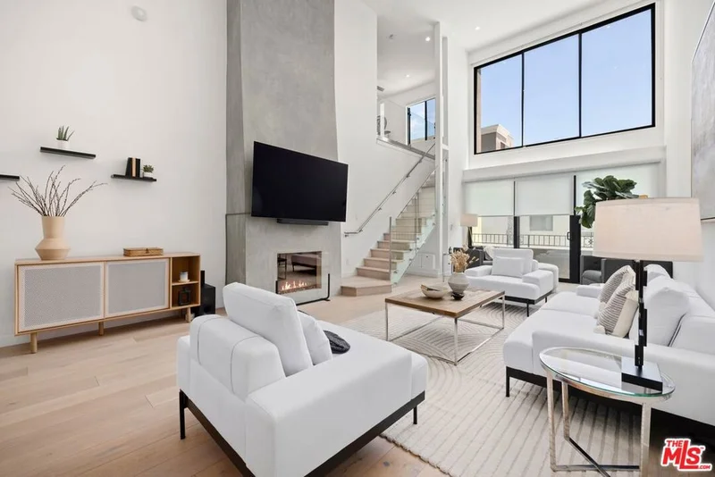 8455 Fountain Avenue 621, West Hollywood, CA 90069