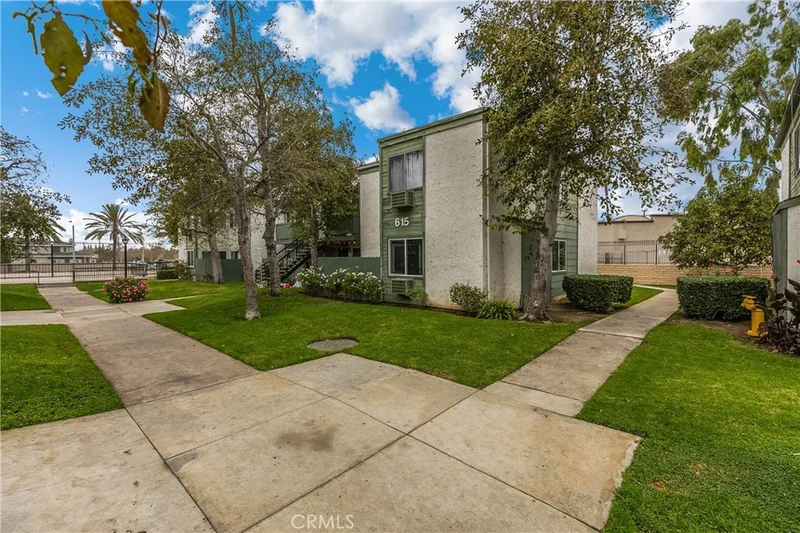 615 N. Bristol St 84, Santa Ana, CA 92703