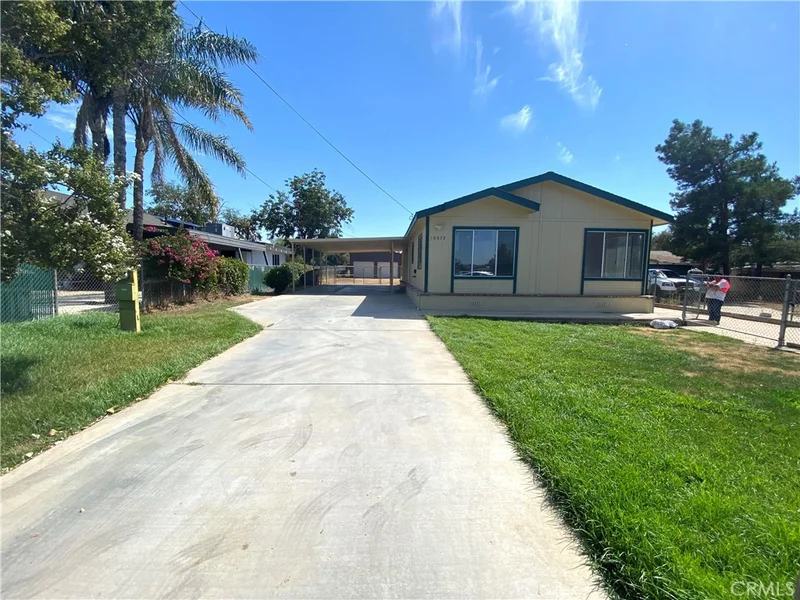 18879 Gentian Avenue, Riverside, CA 92508