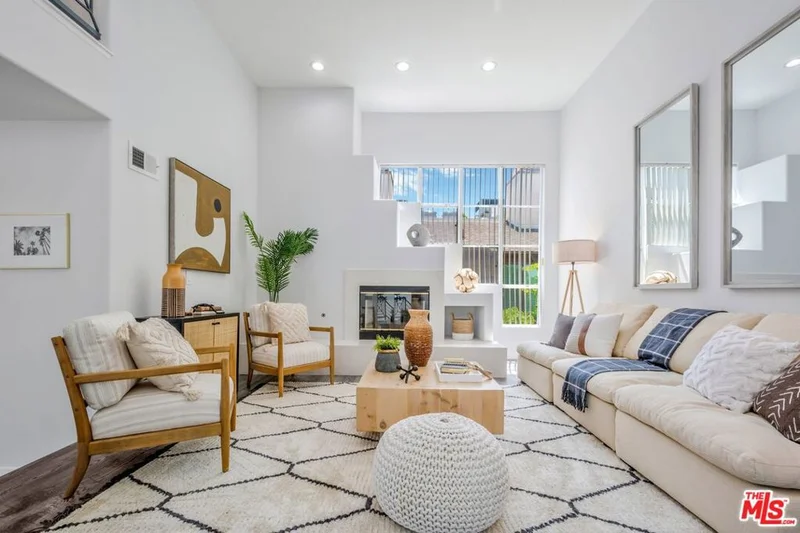 1135 17th Street C, Santa Monica, CA 90403