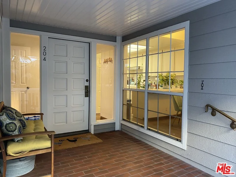 4346 Redwood Avenue A204, Marina Del Rey, CA 90292