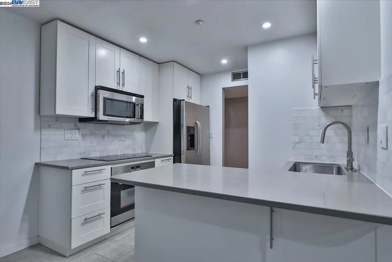 6241 Riverside Blvd 110, Sacramento, CA 95831