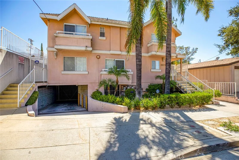 10128 Hillhaven Avenue 104, Tujunga, CA 91042