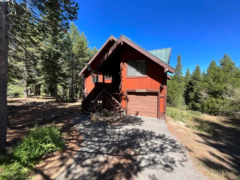 12556 Snowpeak Way