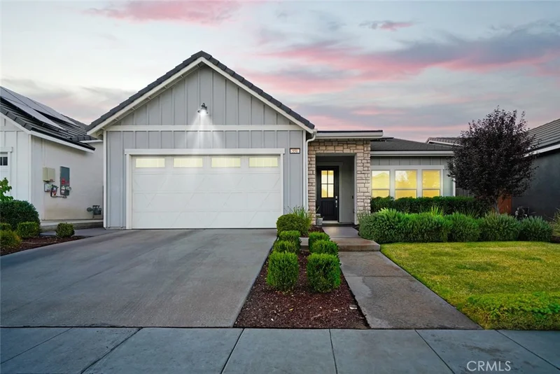 551 Blue Oak Lane W, Madera, CA 93636