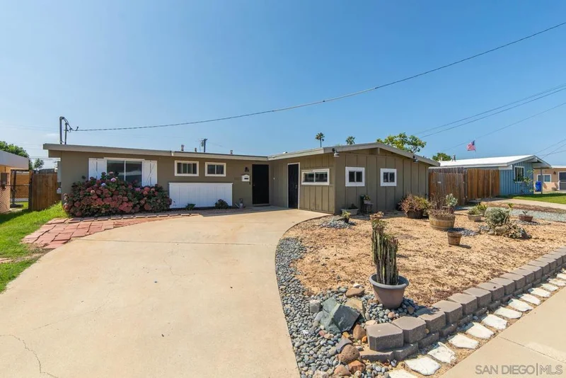 1025 Hemlock Ave, Imperial Beach, CA 91932
