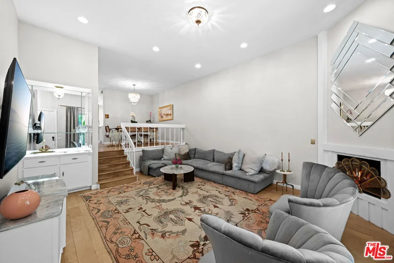4655 Natick Avenue 17, Sherman Oaks, CA 91403