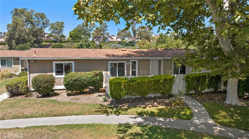 25831 Via Lomas 210, Laguna Hills, CA 92653