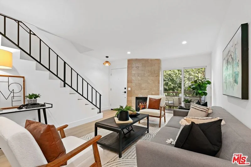 1250 S Corning Street 3, Los Angeles, CA 90035