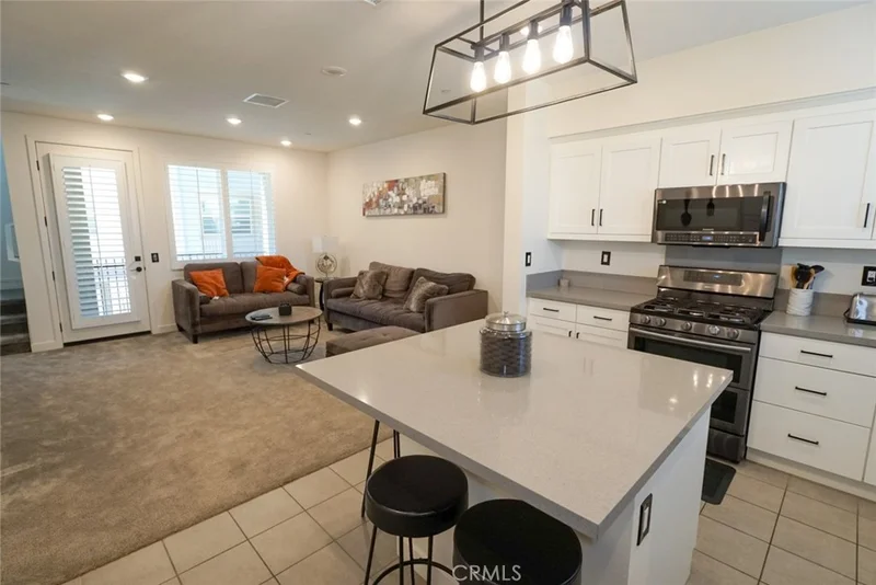 9118 Hudson Lane, Gardena, CA 90248