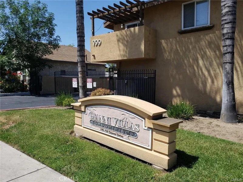 789 Gianni Drive 210, Corona, CA 92879