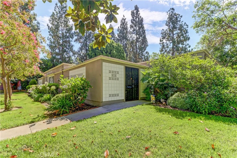 43 Calle Aragon B, Laguna Woods, CA 92637