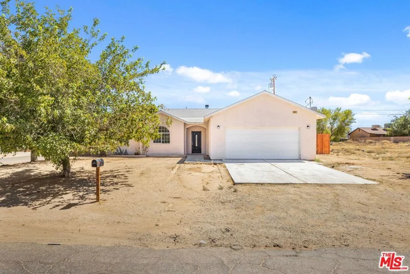 8912 Bay Avenue, California City, CA 93505