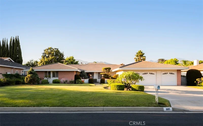 225 W Wistaria Avenue, Arcadia, CA 91007