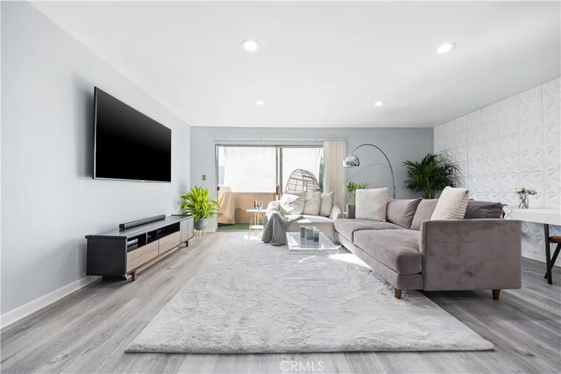 855 Victor Avenue 321, Inglewood, CA 90302