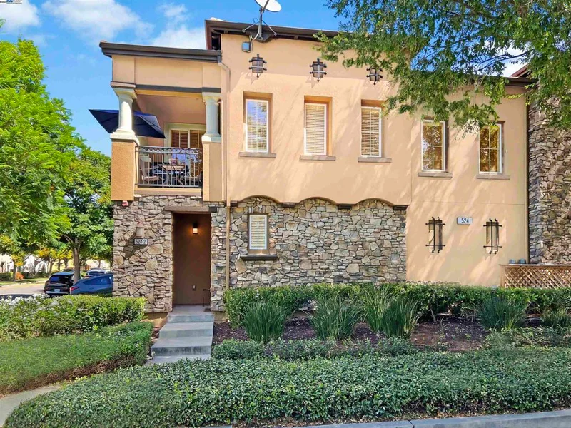 524 Dovecote Ln 2, Livermore, CA 94551