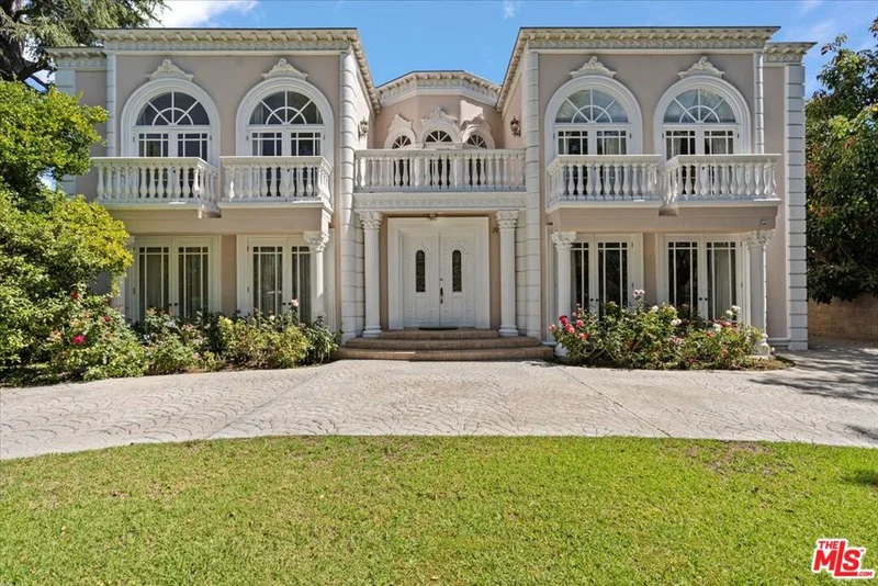 622 N Roxbury Drive, Beverly Hills, CA 90210