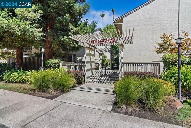 2560 Walnut Blvd 22, Walnut Creek, CA 94596