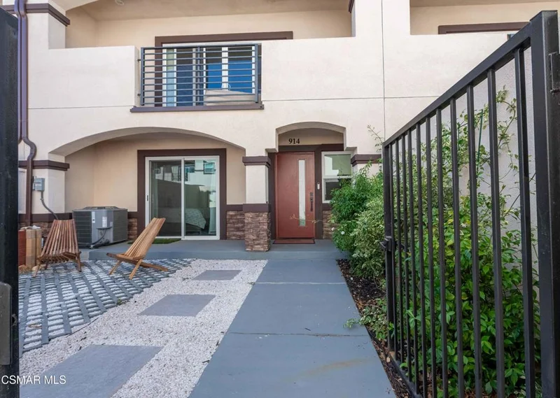 914 Warwick Avenue, Thousand Oaks, CA 91360