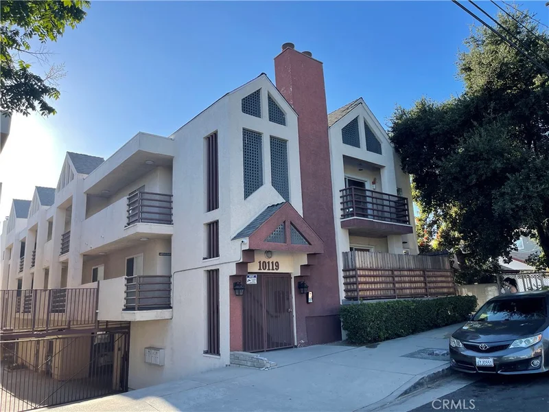 10119 Pinewood Avenue 208, Tujunga, CA 91042