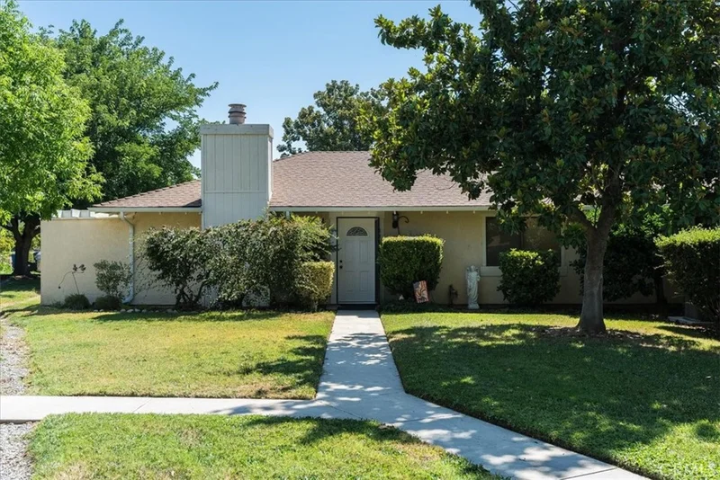 113 Flag Way A, Paso Robles, CA 93446