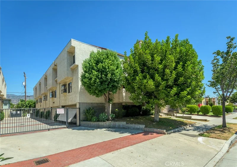 555 W Wilson Avenue 5, Glendale, CA 91203