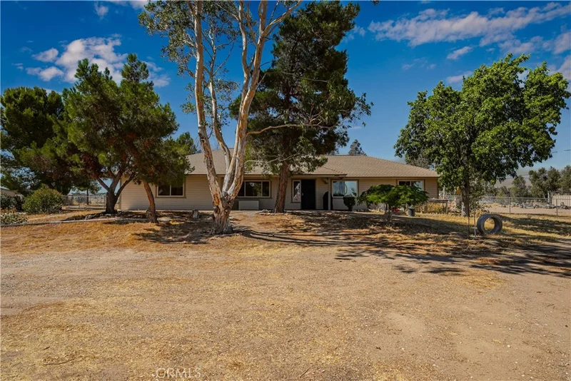 10171 Cambria Road, Oak Hills, CA 92344