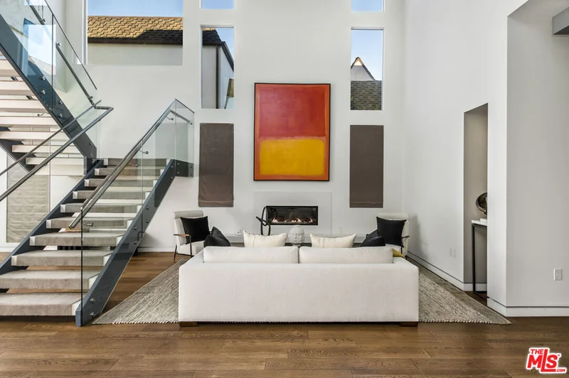 455 N Kilkea Drive, Los Angeles, CA 90048