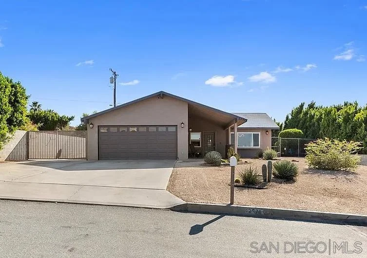 12570 Agua Cayendo Rd, Desert Hot Springs, CA 92240