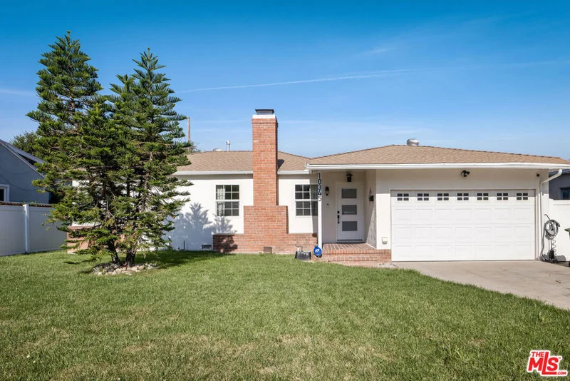 10345 Parr Avenue, Sunland, CA 91040