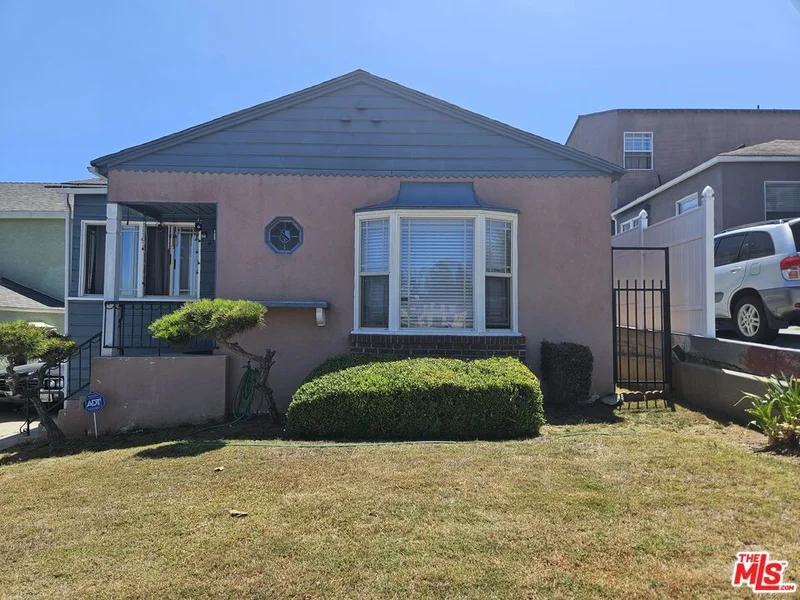 4218 W 58th Place, Los Angeles, CA 90043