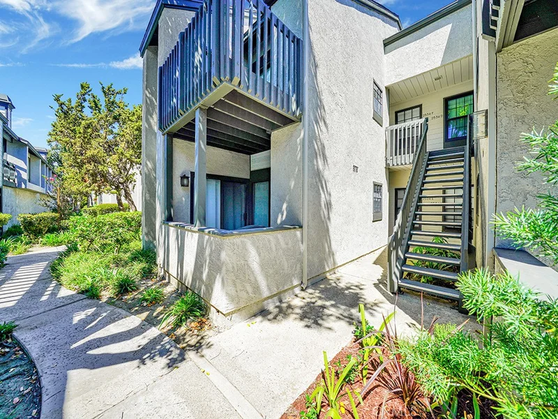 2534 W Macarthur Boulevard F, Santa Ana, CA 92704