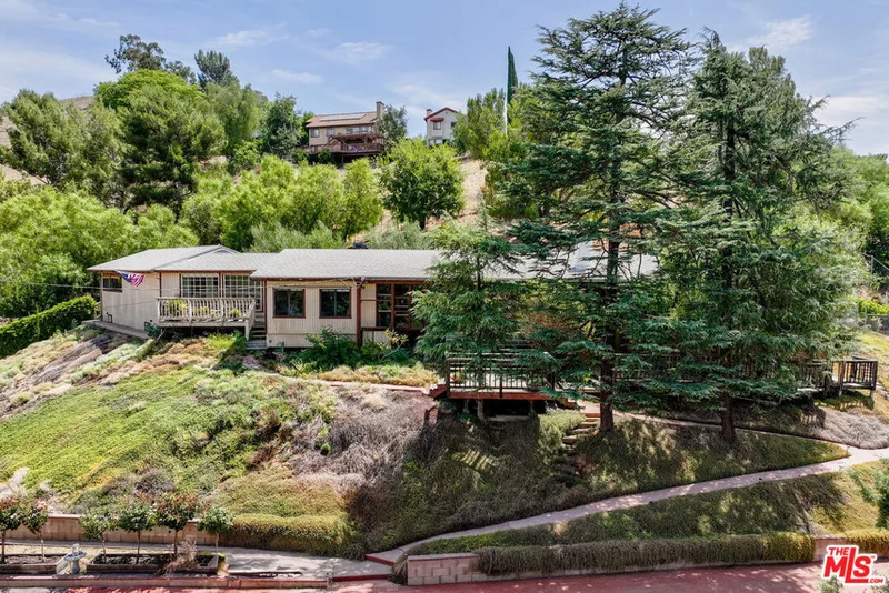 10330 Johanna Avenue, Sunland, CA 91040