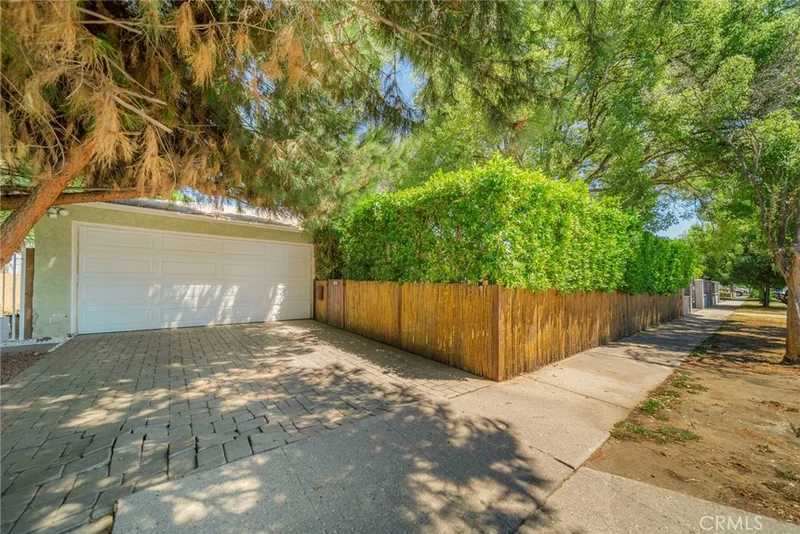 8624 Sylmar Avenue, Panorama City, CA 91402