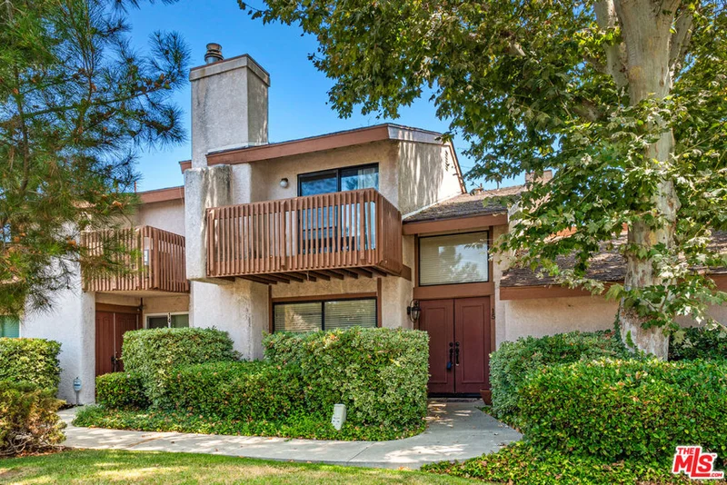 8536 De Soto Avenue 15, Canoga Park, CA 91304
