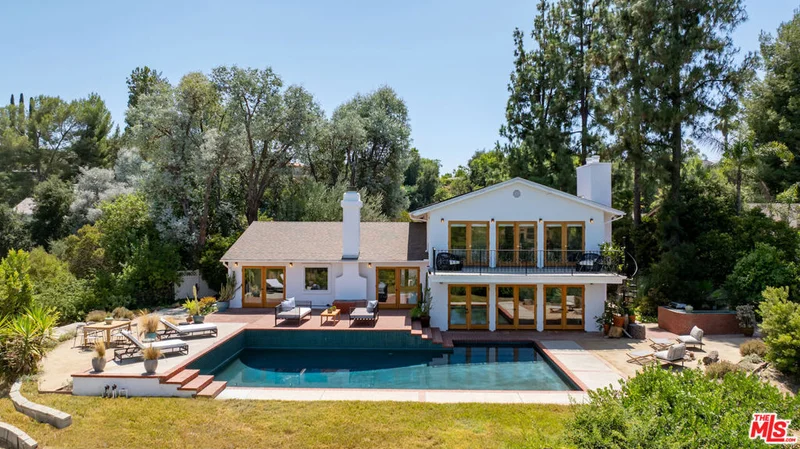 4343 Reyes Drive, Tarzana, CA 91356