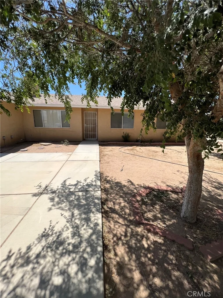 9010 10th Avenue, Hesperia, CA 92345