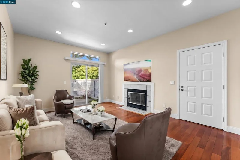 907 Waterford Pl, Pinole, CA 94564