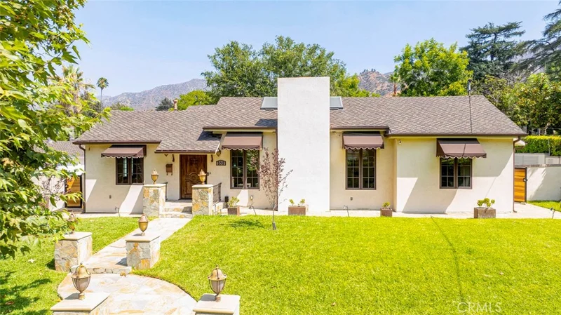 859 W Kenneth Road, Glendale, CA 91202