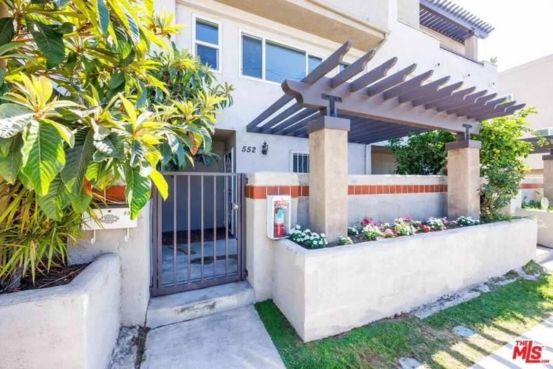 552 Hahn Avenue, Glendale, CA 91203