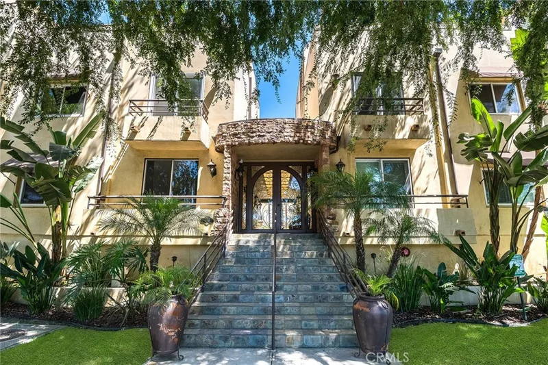 4128 Whitsett Avenue 202, Studio City, CA 91604