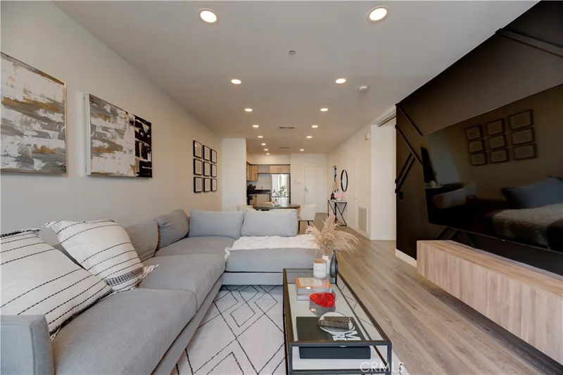 1234 Wilshire Boulevard 514, Los Angeles, CA 90017