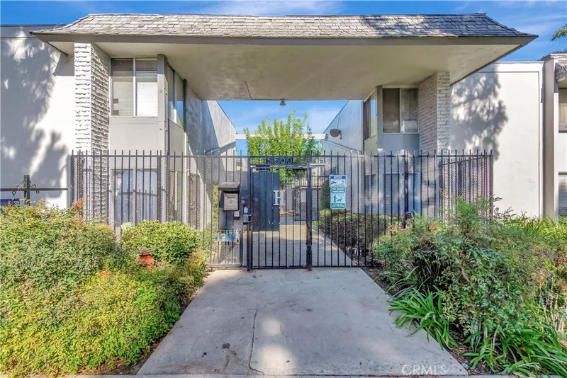 5500 Ackerfield Avenue 211, Long Beach, CA 90805