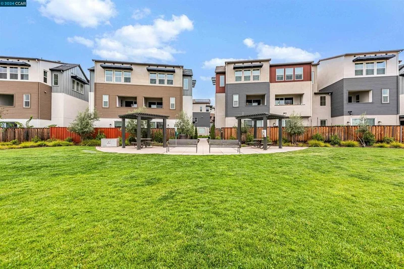 848 Oasis Ct, Hayward, CA 94544