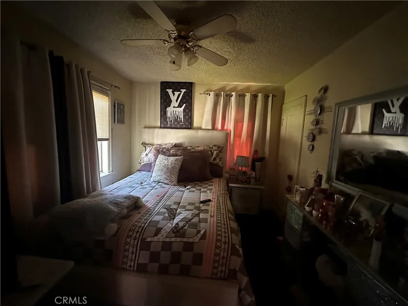 905 E 87th Street, Los Angeles, CA 90002